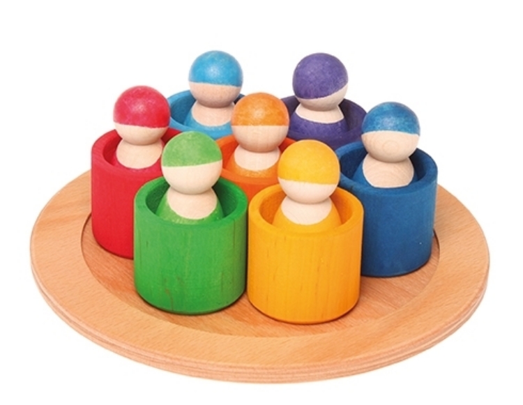 Picture of 7 regenboogvrienden in bakjes op tray Grimm's