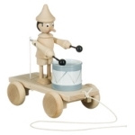 Bild von Trekfiguur Pinokkio met trommel blank beukenhout
