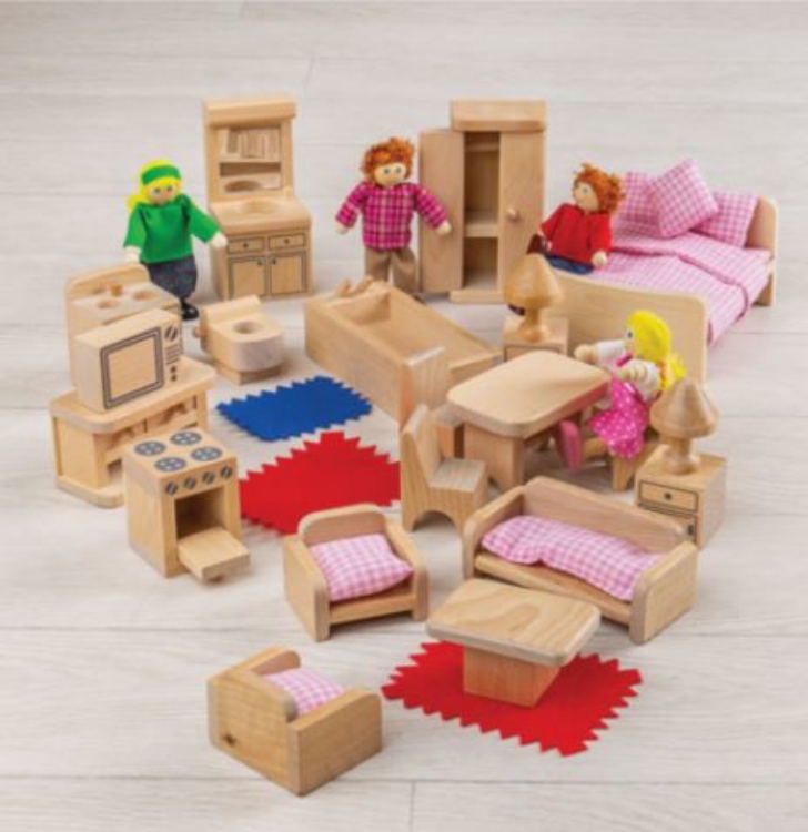 Afbeeldingen van naturel houten poppenhuis meubelset Bigjigs, zeer compleet met 4 bewoners