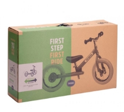 Trybike Steel 2-in-1 loopfiets All Black Edition met luchtbanden, verstelbaar zadel en stalen frame – geschikt voor kinderen van 15 maanden tot 6 jaar.