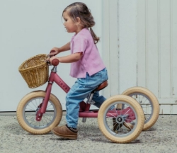 Trybike Steel 2-in-1 loopfiets Vintage Roze met luchtbanden, verstelbaar zadel en stalen frame – geschikt voor kinderen van 15 maanden tot 6 jaar.