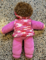 Picture of SALE!!!  Pop Antroposofisch Lieselotje roze Nicky velours kort bruin haar haarband en vestje gebreid  28 cm