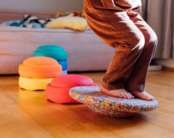 Afbeeldingen van Stapelstein Balance Board Geel Classic - Creatief Spel & Beweging - 1jr+