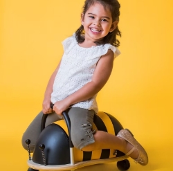 Picture of Wheelybug Bijtje Small – loopwagen – vanaf 1 jaar