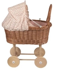 Afbeeldingen van Egmond toys -  Rotan Poppenwagen met stoffen kap met lieveheersbeestjes en gebreid dekentje. Houten onderstel en wielen