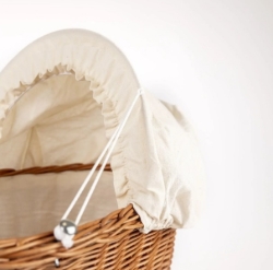 Egmont Toys Rotan Poppenwagen – Riet met Witte Kap & Wit Dekentje – 2+ Jaar