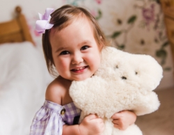 FLATOUTbear - Schapenwollen Knuffelbeer, 30 cm - Melkwit– Natuurlijk & Rustgevend – Vanaf 0 jaar