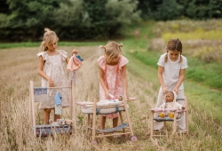 Schildkröt - Baby Amy Safari – Babypop donkere huidskleur met slaapogen – vanaf 3 jaar